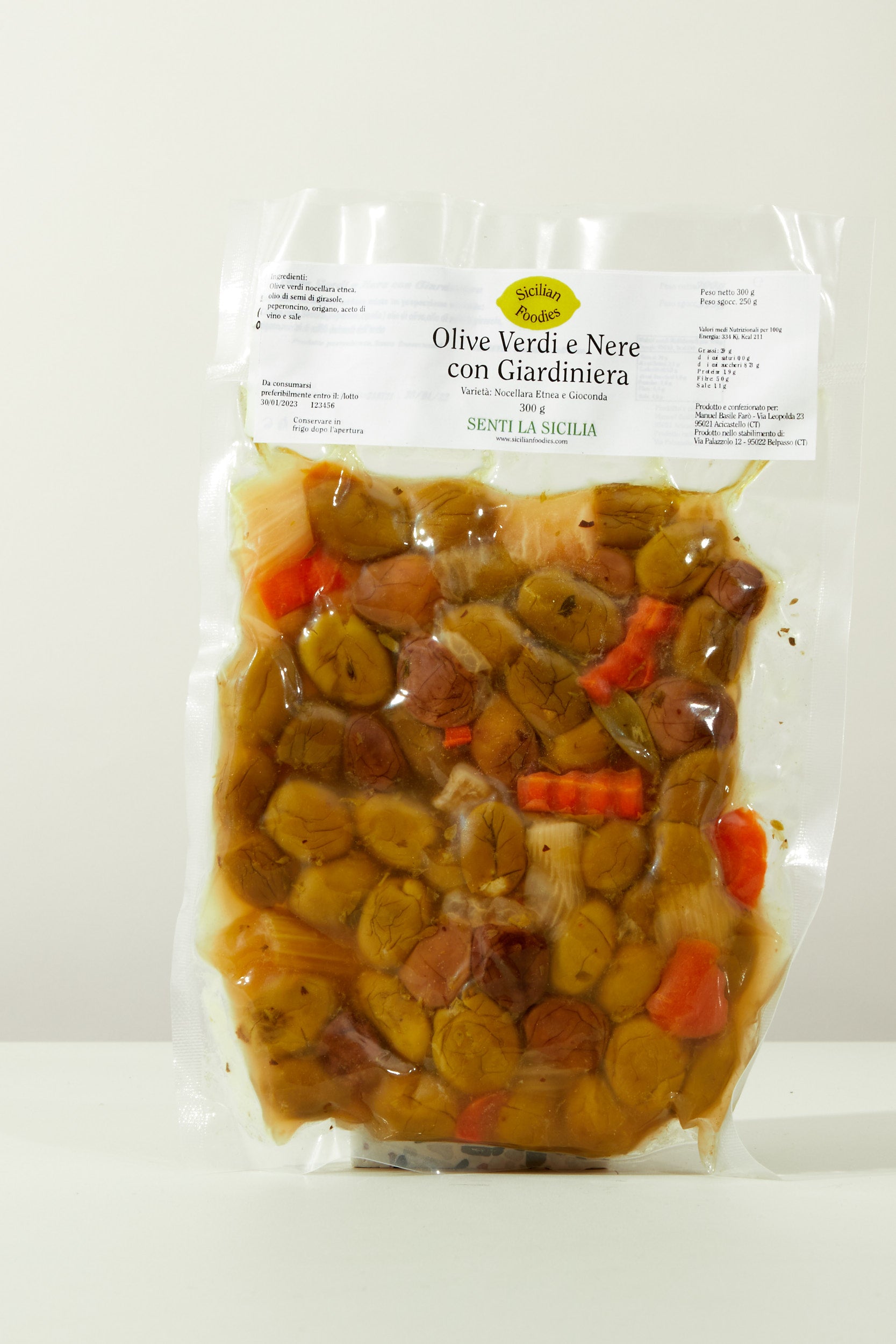 Olive Verdi e Nere con Giardiniera - Varietà: Nocellara Etnea e Gioconda 300g